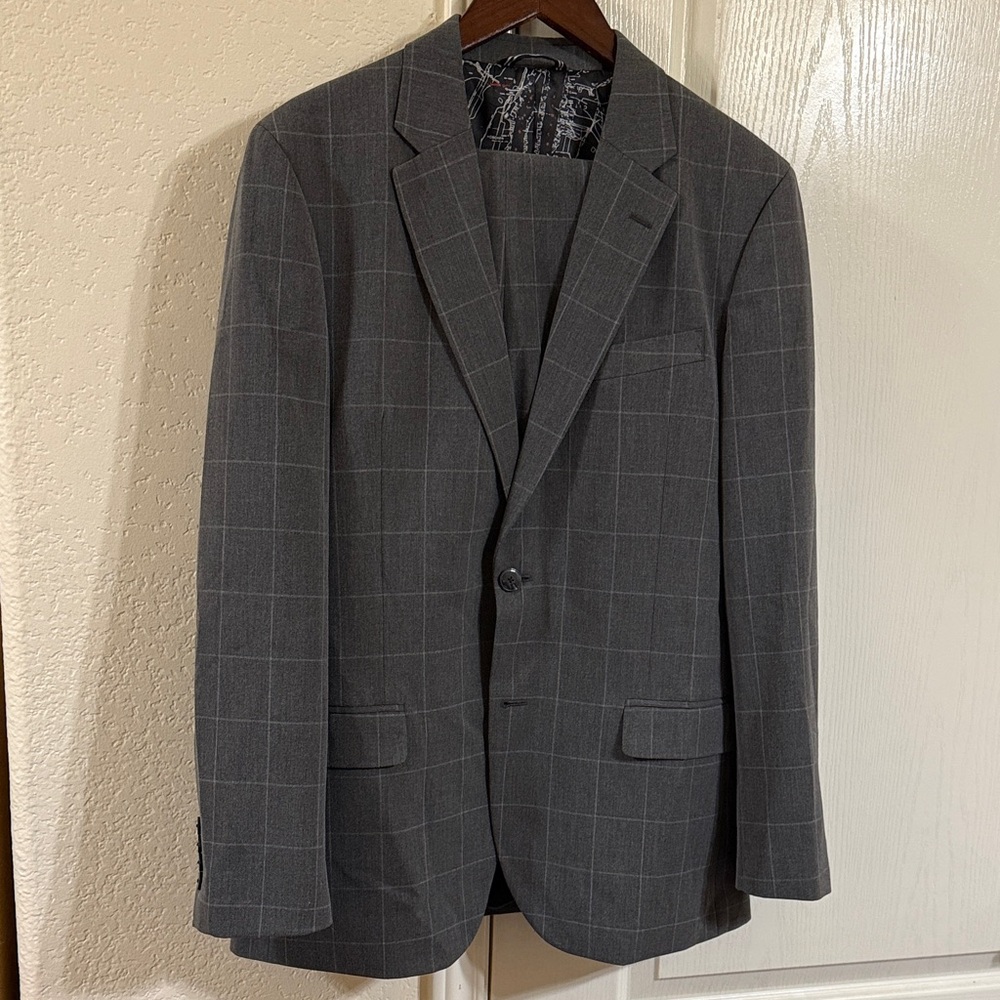 Nautica Men’s Charcoal Checkered Suit: Blazer 40R & Pants 34 x 30